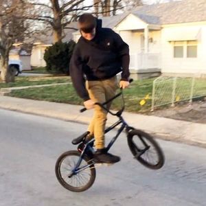 Meet your Posher, Hunter